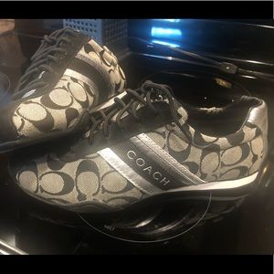 Coach Q582 shoes size 9